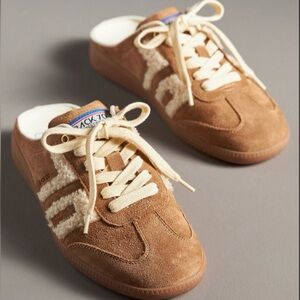 Back 70 Easter Tobacco Sneakers